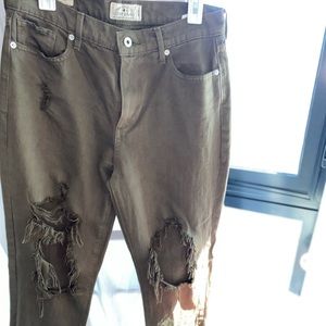 **Lucky Brand ankle distressed jeans**